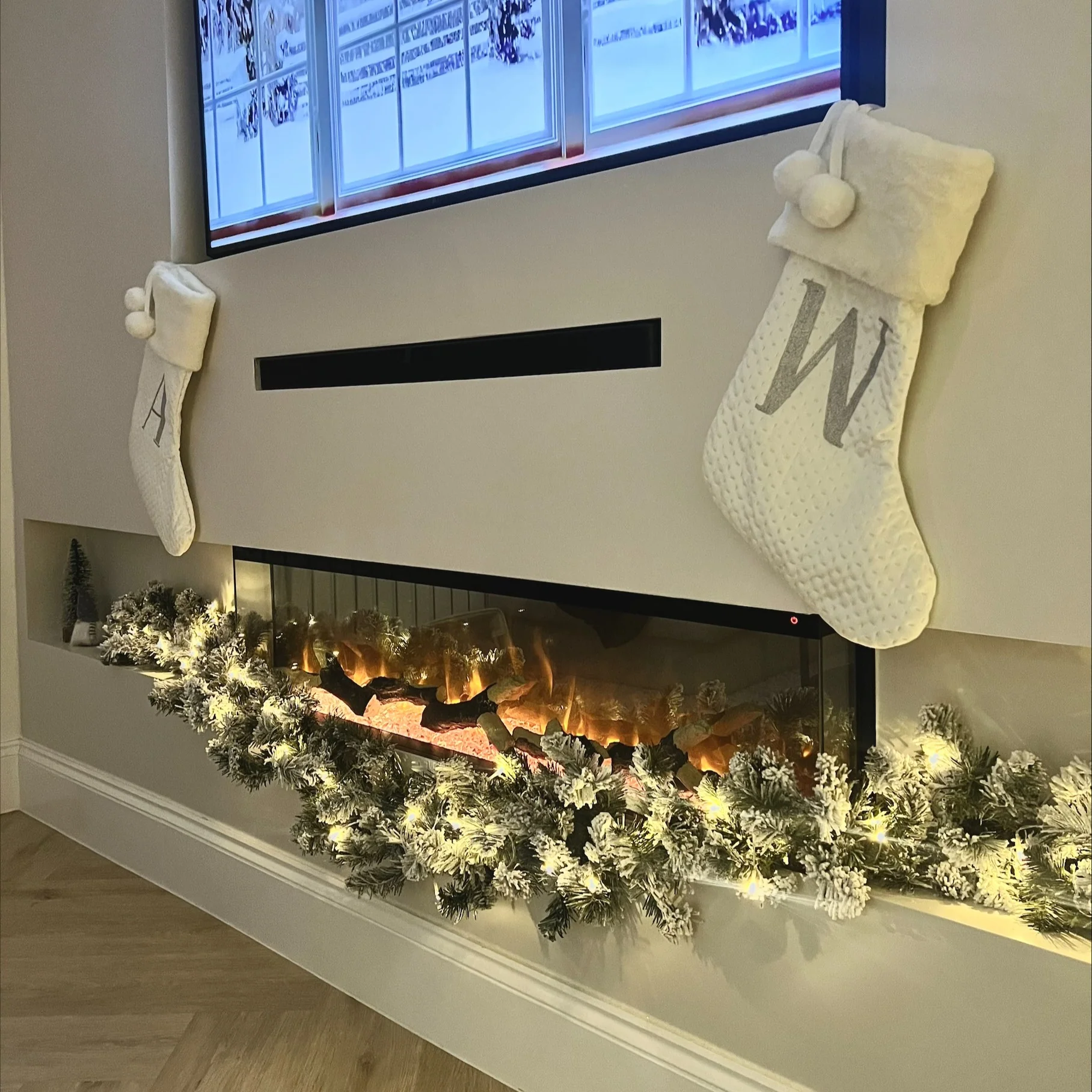 Ezee Glow 50'' Celestial Built-In Media Wall Electric Fire - Image 8